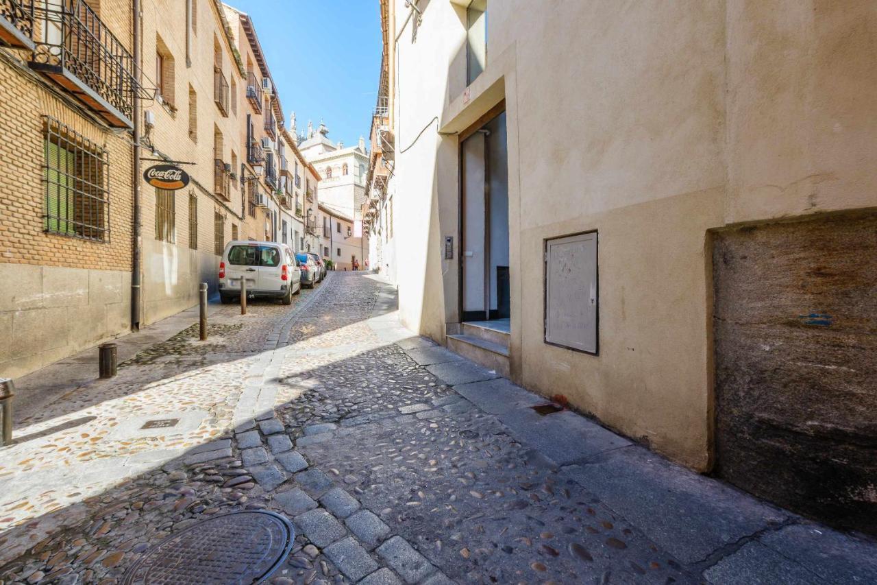 Apartamento Con Patio Junto A La Catedral By Toledo Ap Luaran gambar