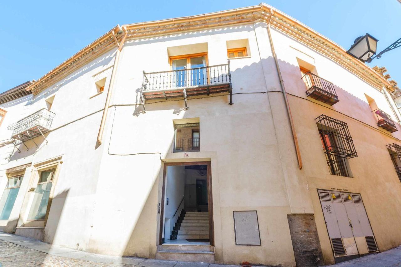 Apartamento Con Patio Junto A La Catedral By Toledo Ap Luaran gambar