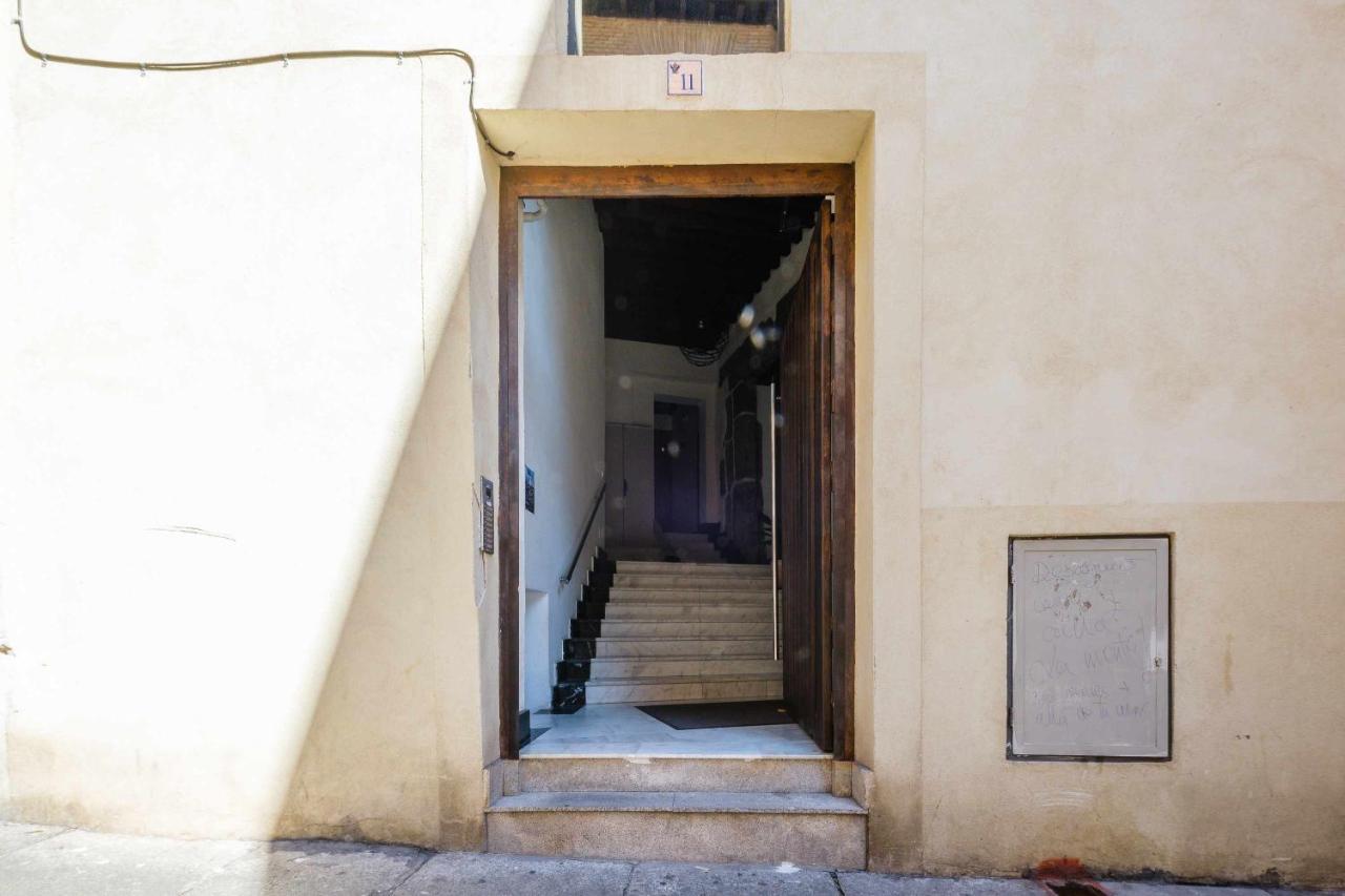 Apartamento Con Patio Junto A La Catedral By Toledo Ap Luaran gambar