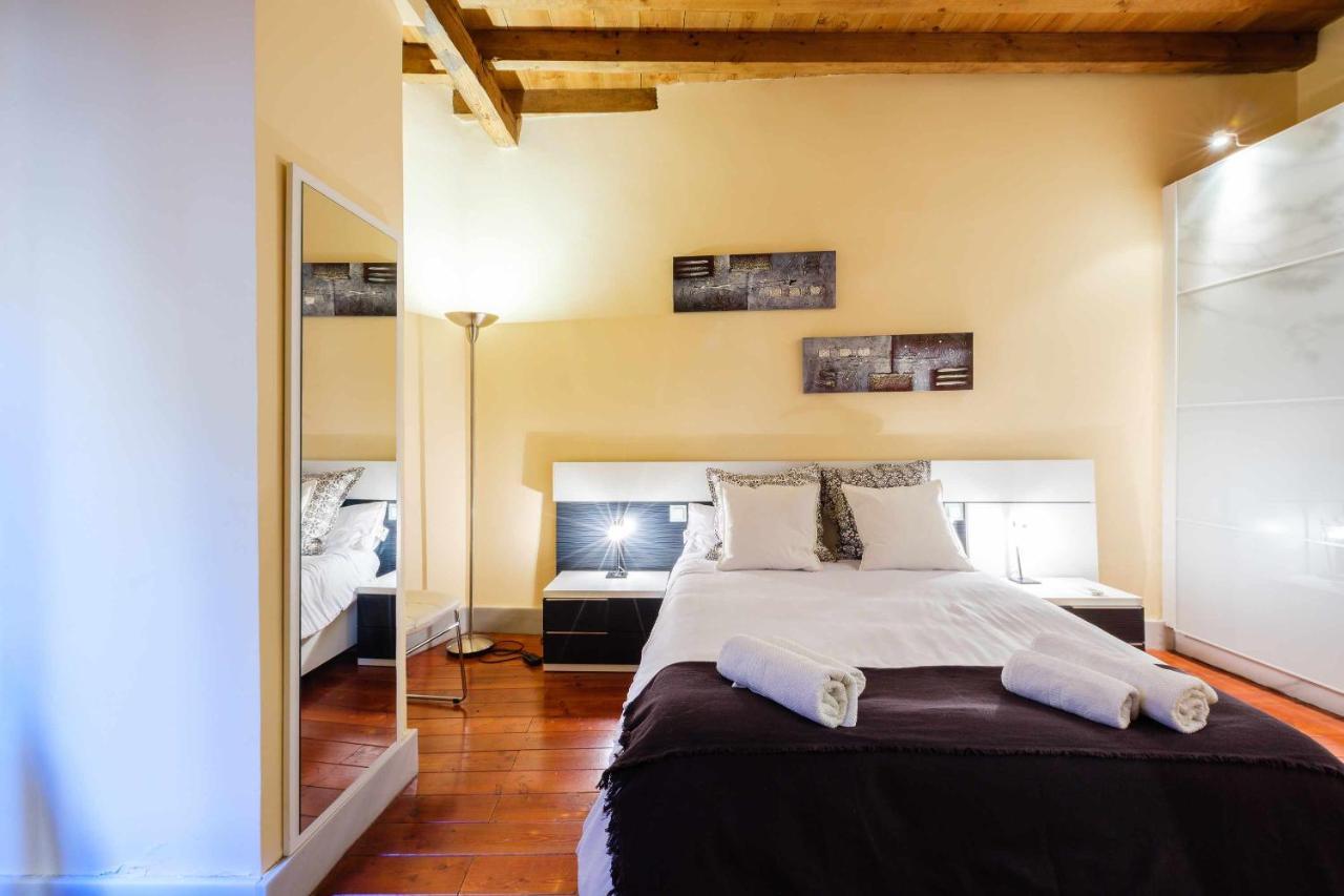 Apartamento Con Patio Junto A La Catedral By Toledo Ap Luaran gambar