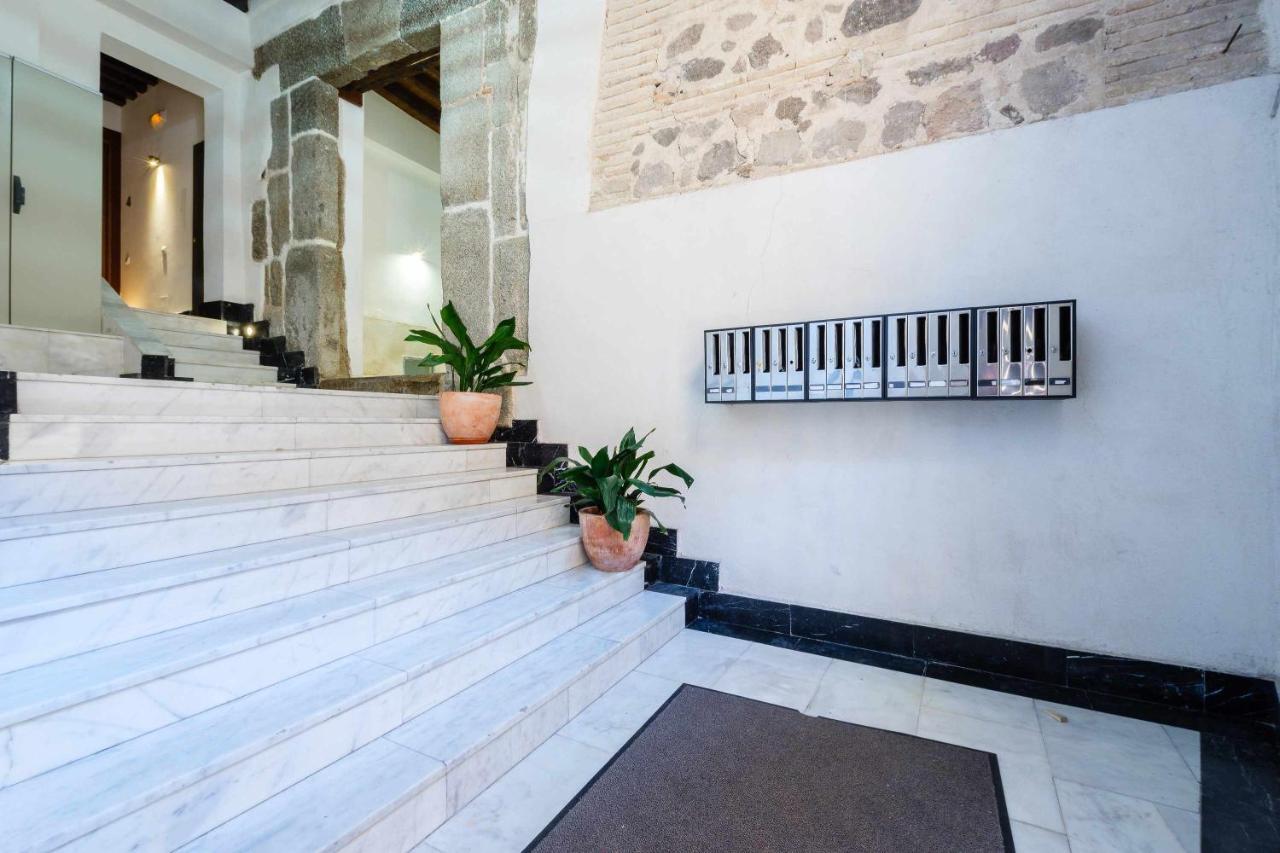 Apartamento Con Patio Junto A La Catedral By Toledo Ap Luaran gambar