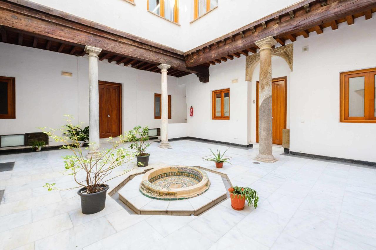 Apartamento Con Patio Junto A La Catedral By Toledo Ap Luaran gambar