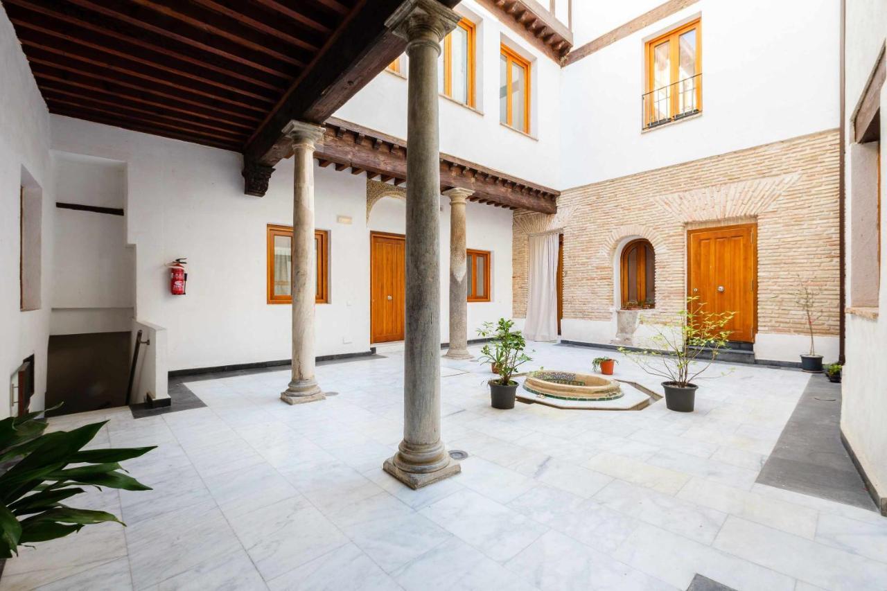 Apartamento Con Patio Junto A La Catedral By Toledo Ap Luaran gambar
